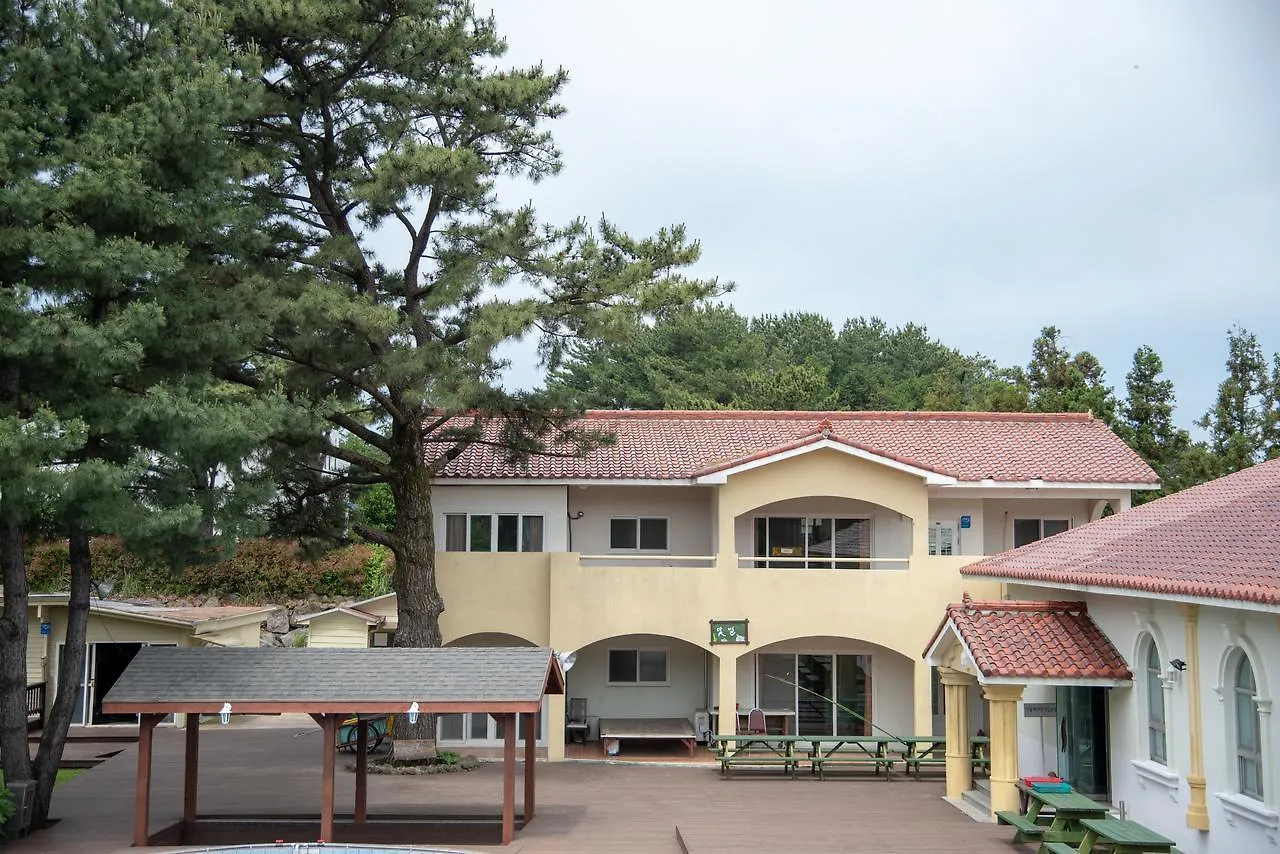 Aewol Resort Jeju 2*,